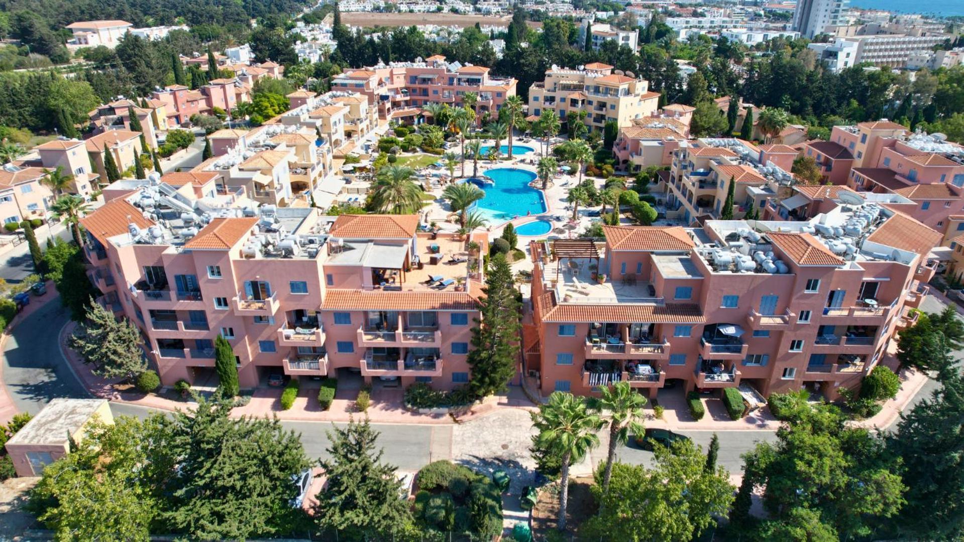 Holiday In Paphos, Prime Location Resort Pools, Jacuzzis, Harbor & 300M To The Beach المظهر الخارجي الصورة